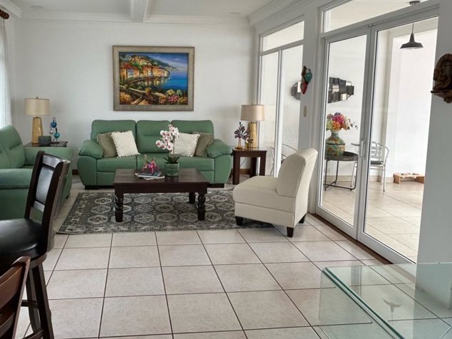 Oportunidad! En Rohrmoser. Preciosa casa de 4 habitaciones en Pavas, San José — $3,400 - Foto 2 de 26