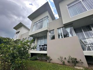 Alquiler de loft amoblado en Rodeo de Mora Colon en Colón, Mora, San José — $750 - Foto 2 de 11