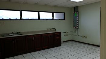 Edificio/ Oficinas en alquiler en El Barreal de Heredia. PC 9969461 - Photo 2 of 3