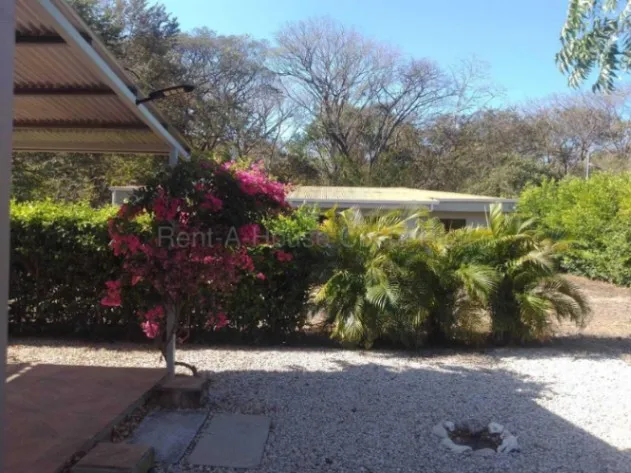 Venta de Casa + APTO en Santa Cruz de Guanacaste. RAH 26-1549 PRECIO REBAJADO en Santa Cruz, Guanacaste — $270,000