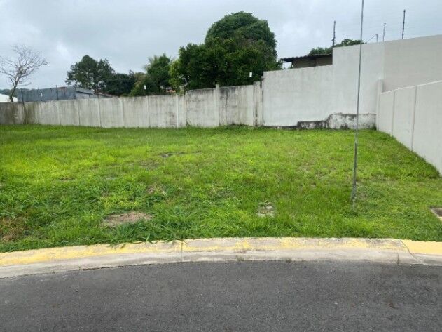 Hermoso lote en Condominio Brasil de Santa Ana in Brasil, Santa Ana, San José — ₡ 45 000 000