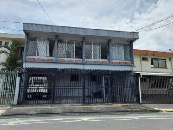 Se vende espacioso apartamento en barrio Escalante San José 25-575 in Carmen, San José — $200,000