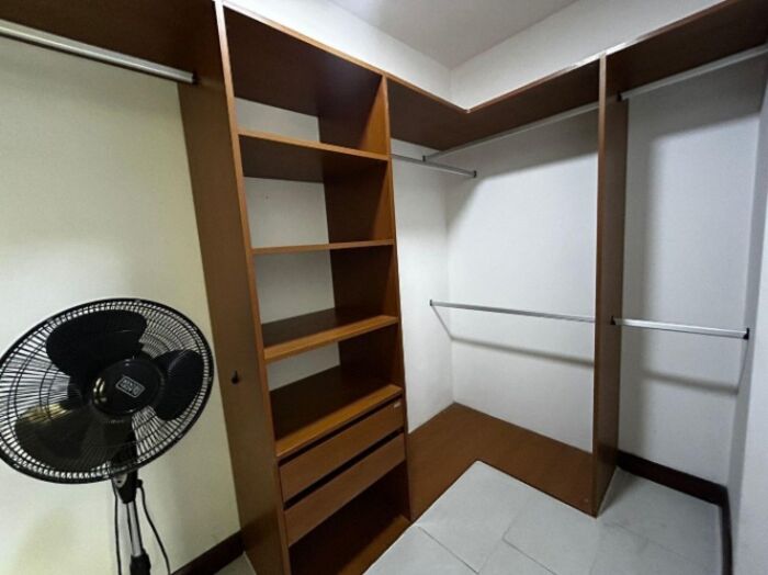 Alquiler de apartamento en Condominio Avalon, Santa Ana centro. RAH 26-891  en Santa Ana, San José — $950