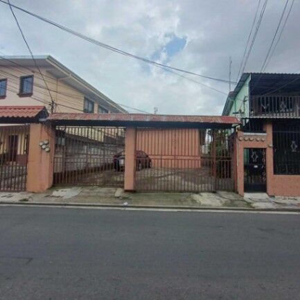 Se venden con 4 apartamentos para inversión en Desamparados 25-235 en Gravilias, Desamparados, San José — $285,000