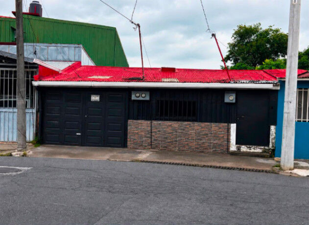 VENTA DE CASA CON USO DE SUELO MIXTO, SAN JOSÉ, TIBÁS, LEÓN XIII - 10212814 en León Xiii, Tibás, San José — ₡ 55 000 000