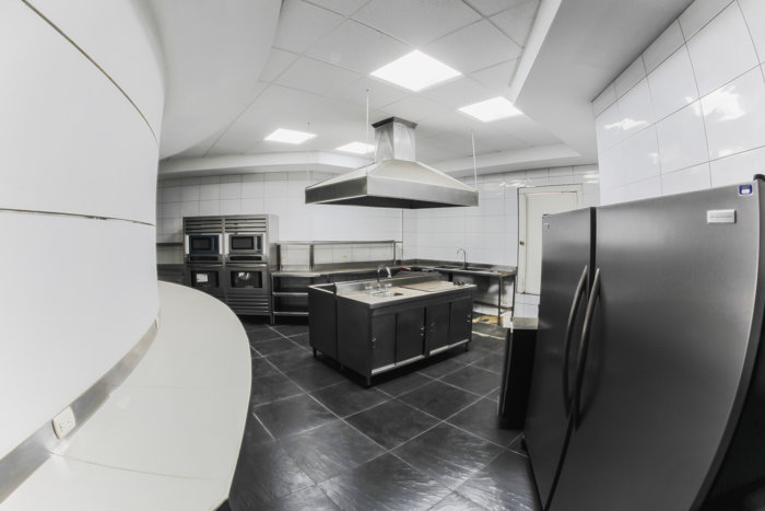 Locales y Bodegas cerca de Ultrapark en Ulloa, Heredia — $700,000 - Foto 3 de 11