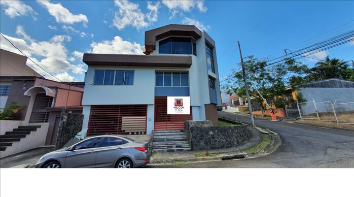 VENTA DE CASA, SAN JOSE , CURRIDABAT, LOMAS DE AYARCO en Curridabat, San José — $350,000