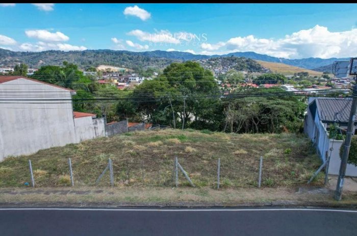 Vendo Lote en Lomas de Ayarco en Curridabat, San José — $280,000 - Foto 2 de 6