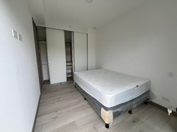 Apartamento en venta moderno con balcón y amenidades premium en San José #26-863 GS en Mata Redonda, San José — $195,000 - Foto 4 de 12