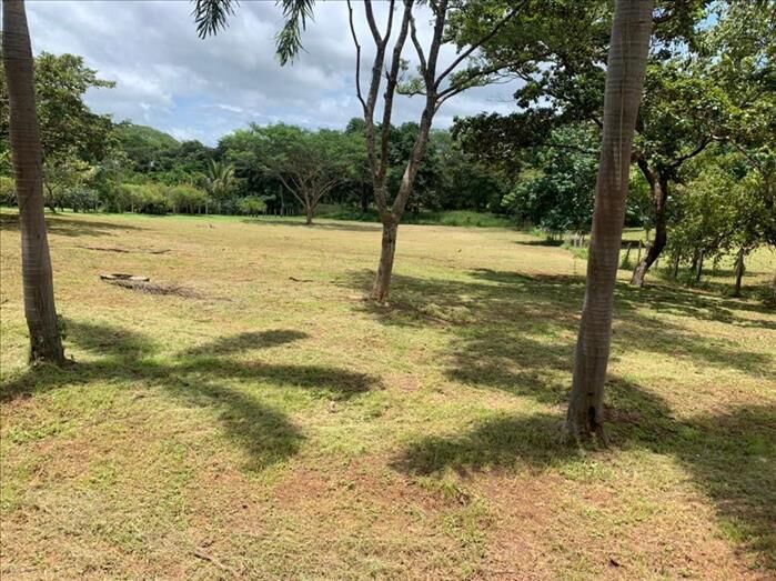 Hermoso lote cerca de playas en Veintisiete De Abril, Santa Cruz, Guanacaste — ₡ 65 000 000