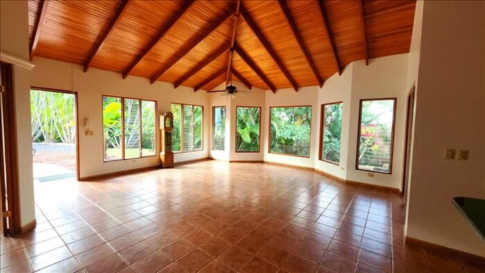 Stunning home in "Vista Atenas", Alajuela, Costa Rica en Atenas, Alajuela — $287,000