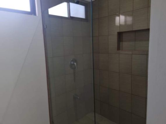 SE VENDE BELLA CASA EN GARABITO, PUNTARENAS.  en Jacó, Garabito, Puntarenas — $125,000