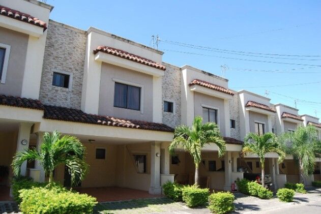 Se vende casa en Santa Ana San José 24-1647 in Uruca, Santa Ana, San José — $220,000