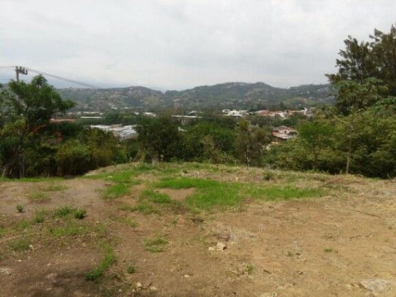Se vende lote de 1,390m2 en Santa Ana San José 25-1299 en Santa Ana, San José — $187,200