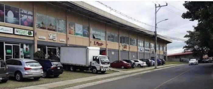 ALQUILER DE LOCALES COMERCIALES, ESCAZÚ, GUACHIPELÍN in Escazú, San José — $2,640