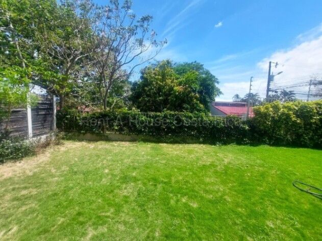Se vende casa en Piedades Santa Ana 26-1779 en Piedades, Santa Ana, San José — $224,000