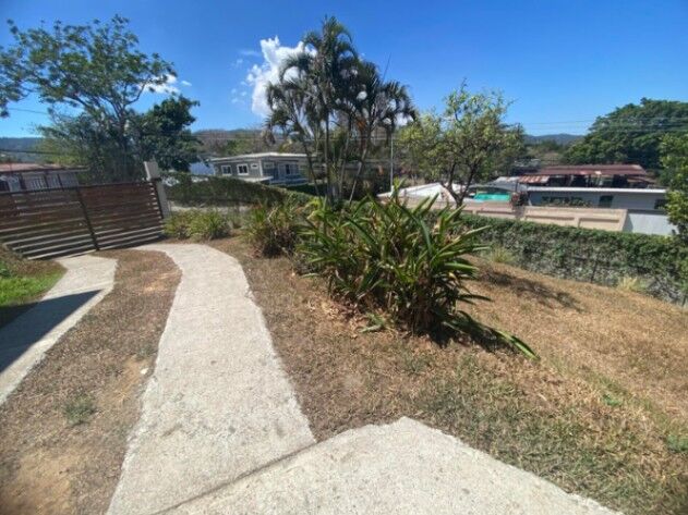 Se vende casa en Colón Mora 26-521 in Colón, Mora, San José — $325,000