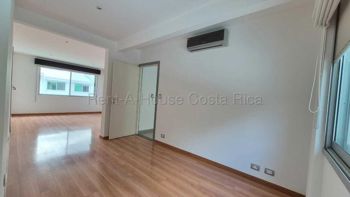 Venta de Casa en Piedades de Santa Ana. RAH 26-1706 en Piedades, Santa Ana, San José — $360,000 - Foto 3 de 19