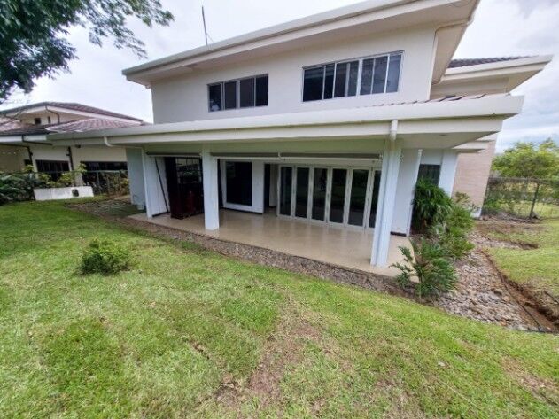 Alquiler de Estupenda Casa en Alajuela / Mls. 26-50 OFC JB en San Rafael, Alajuela — $4,500