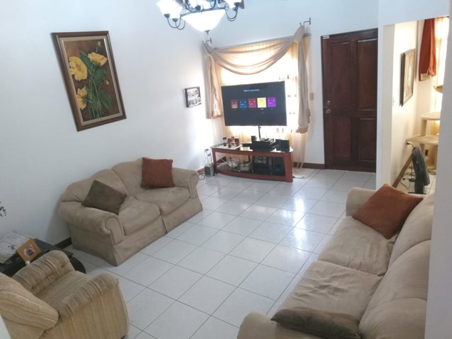 Casa Quizarco - Sto Dom. Heredia in Pará, Santo Domingo, Heredia — $2,000 - Photo 2 of 22
