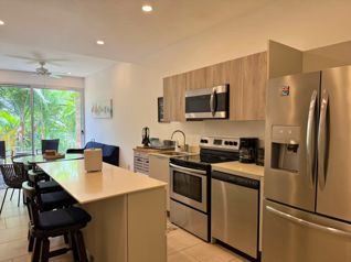 Venta/Alquiler condominio amueblado 50m de la playa, JACO (MV) en Jacó, Garabito, Puntarenas — $2,500 - Foto 2 de 19