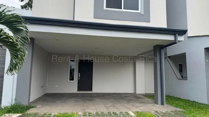 Casa Moderna de 3 Niveles en Alquiler en San Rafael, Escazú | 4 Habitaciones + Excelentes Amenidades en San Rafael, Escazú, San José — $2,600 - Foto 2 de 18