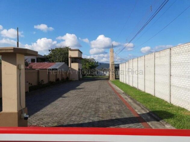Venta de Lote en San Isidro de Heredia. RAH 26-862 en San Isidro, Heredia — $557,700