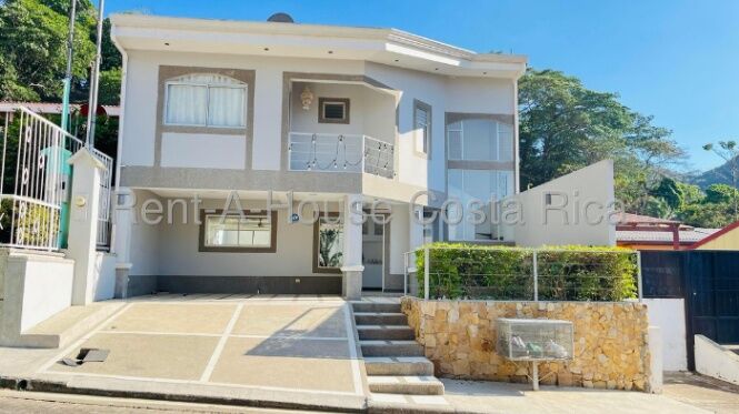 Venta de Casa de Playa en Garabito-Tárcoles. in Tárcoles, Garabito, Puntarenas — $270,000