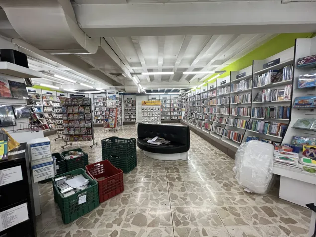 Se vende amplio local en Plaza Mayor Rohrmoser en Pavas, San José — $1,386,000 - Foto 3 de 9