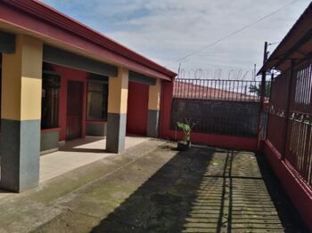 vendo casa 420m². 32 millones de colones, negociables en Guápiles, Pococí, Limón — 32 000 000 ₡ - Foto 4 de 9