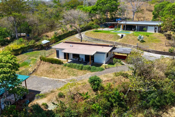 Single-Level Home For Sale In Atenas, Río Grande en Jesús, Atenas, Alajuela — $380,000 - Foto 2 de 26