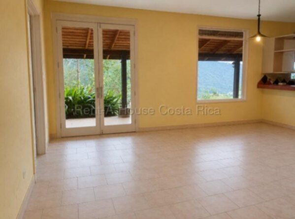 Casa en venta en Palomo con 2.000 m² de terreno y vistas panorámicas #26-2202 GS en Orosi, Paraíso, Cartago — $326,962