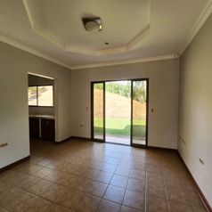 Casa con 4 Cuartos y Rio en La Hermosa en El General, Pérez Zeledón, San José — $350,000 - Foto 3 de 11