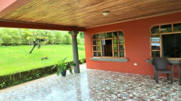 Encantadora casa en venta en Santa Elena del General. Amplio terreno. in San Isidro De El General, Pérez Zeledón, San José — $299,000