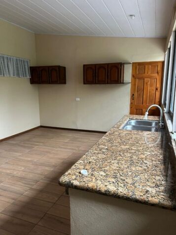 Casa en venta, previa cita y sin intermediarios  en Garita, Alajuela — ₡ 160 000 000