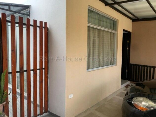 Venta de Casa Amueblada en Agua Caliente-Cartago. RAH 26-1940 in Aguacaliente, Cartago — ₡ 63 000 000