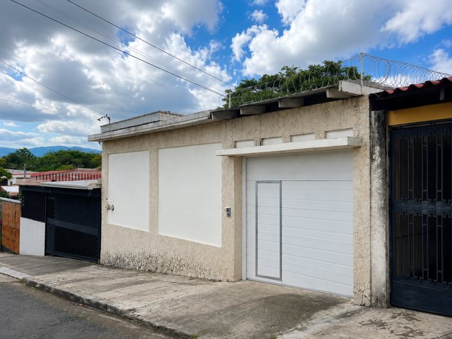 Vendo Casa  en Pavas - La Favorita en Pavas, San José — $250,000 - Foto 2 de 13