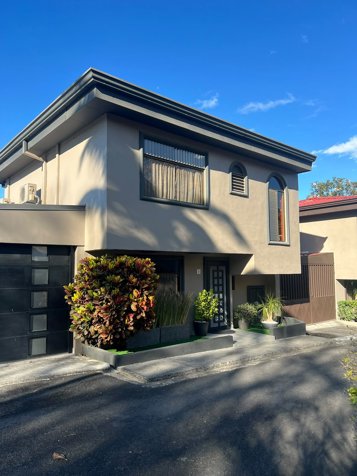 Alquiler de Casa Independiente en Guachipelín de Escazú in San Rafael, Escazú, San José — $2,100