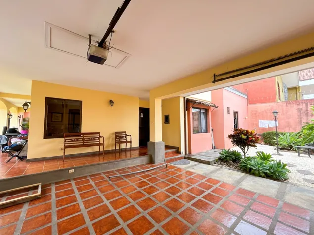 Venta de Casa en Residencial Quizarco en San Vicente, Santo Domingo, Heredia — $475,000 - Foto 3 de 15