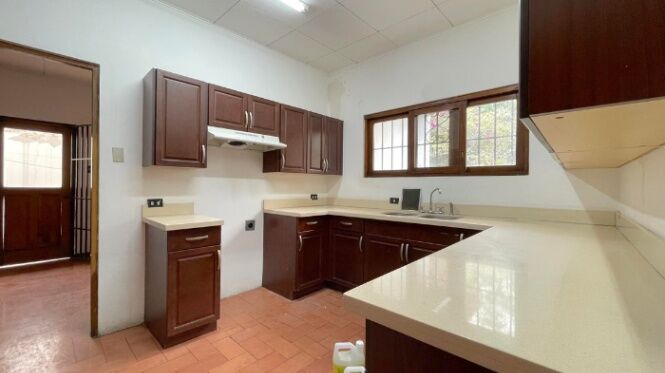 Alquiler de Apartamento en Escazú, San José. RAH 26-1365 in Escazú, San José — $1,800