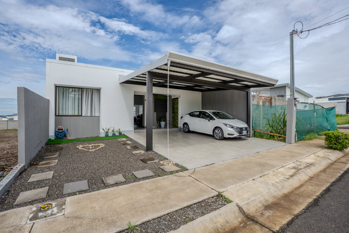 Casa moderna de 2 habitaciones en condominio en Tacares, Grecia in Tacares, Grecia, Alajuela — ₡ 88 000 000