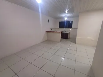 Se alquila APTO en Guapiles centro 2 habitaciones