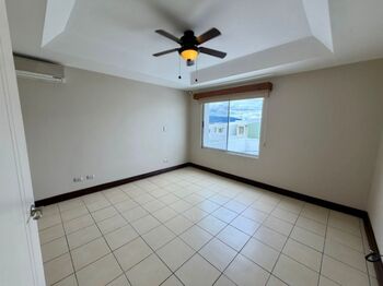 Hermosa casa en venta con amplia zona verde San Pablo heredia en Rincón Sabanilla, San Pablo, Heredia — 106 000 000 ₡ - Foto 4 de 32