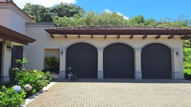 Venta de Casa en Colinas de Montealegre, Cartago – Seguridad, Espacios Amplios y Vistas Hermosas en San Juan, La Unión, Cartago — $1,200,000