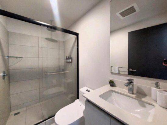 Se vende moderno estudio para inversión en Secret Sabana 25-1726 en Mata Redonda, San José — $145,000