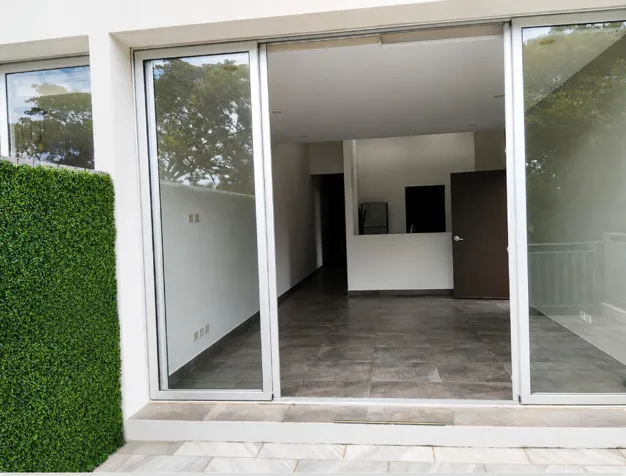 VENTA DE CASA, ESCAZU, GUACHIPELIN, CONDOMINIO THE IVY in Escazú, San José — $340,000 - Photo 2 of 12