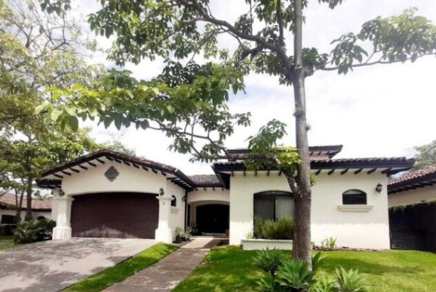 Venta de Casa en Pozos de Santa Ana. RAH 25-167 in Pozos, Santa Ana, San José — $695,000