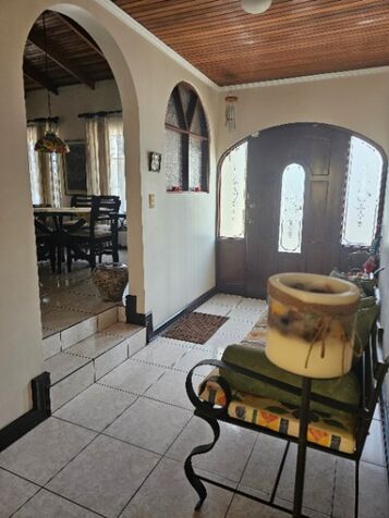 Se Vende Hermosa Casa en San Pedro de Montes de Oca.  in Sabanilla, Montes De Oca, San José — $245,000