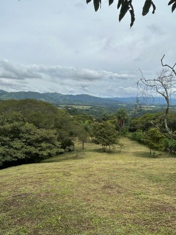 Uno de los últimos lotes en uno de los barrios más exclusivos. in Atenas, Alajuela — $299,000
