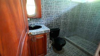 SE VENDE CASA CON PISCINA Y GRAN POTENCIAL DE INVERSION CERCA DEL MAR en Bahía Ballena, Osa, Puntarenas — $300,000 - Foto 5 de 14